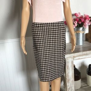 Hounds tooth pencil skirt